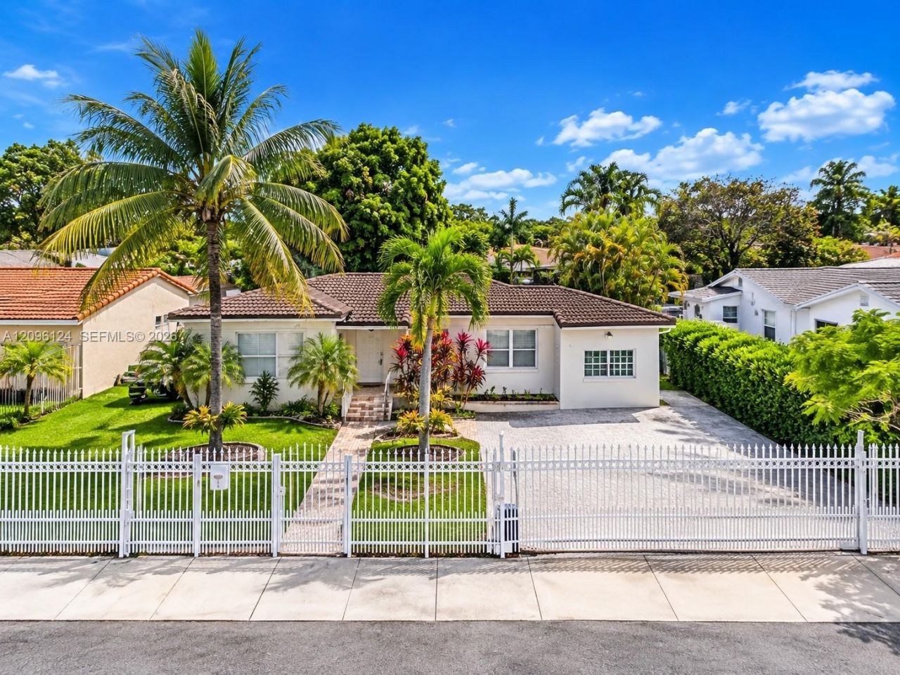 3884 NW 2nd St, Unit 1, Miami, FL 33126 Photo