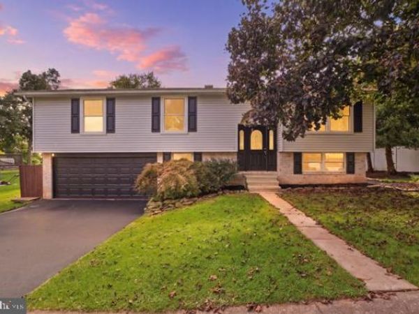 216 MAPLEWOOD DRIVE, DOVER, PA 17315
