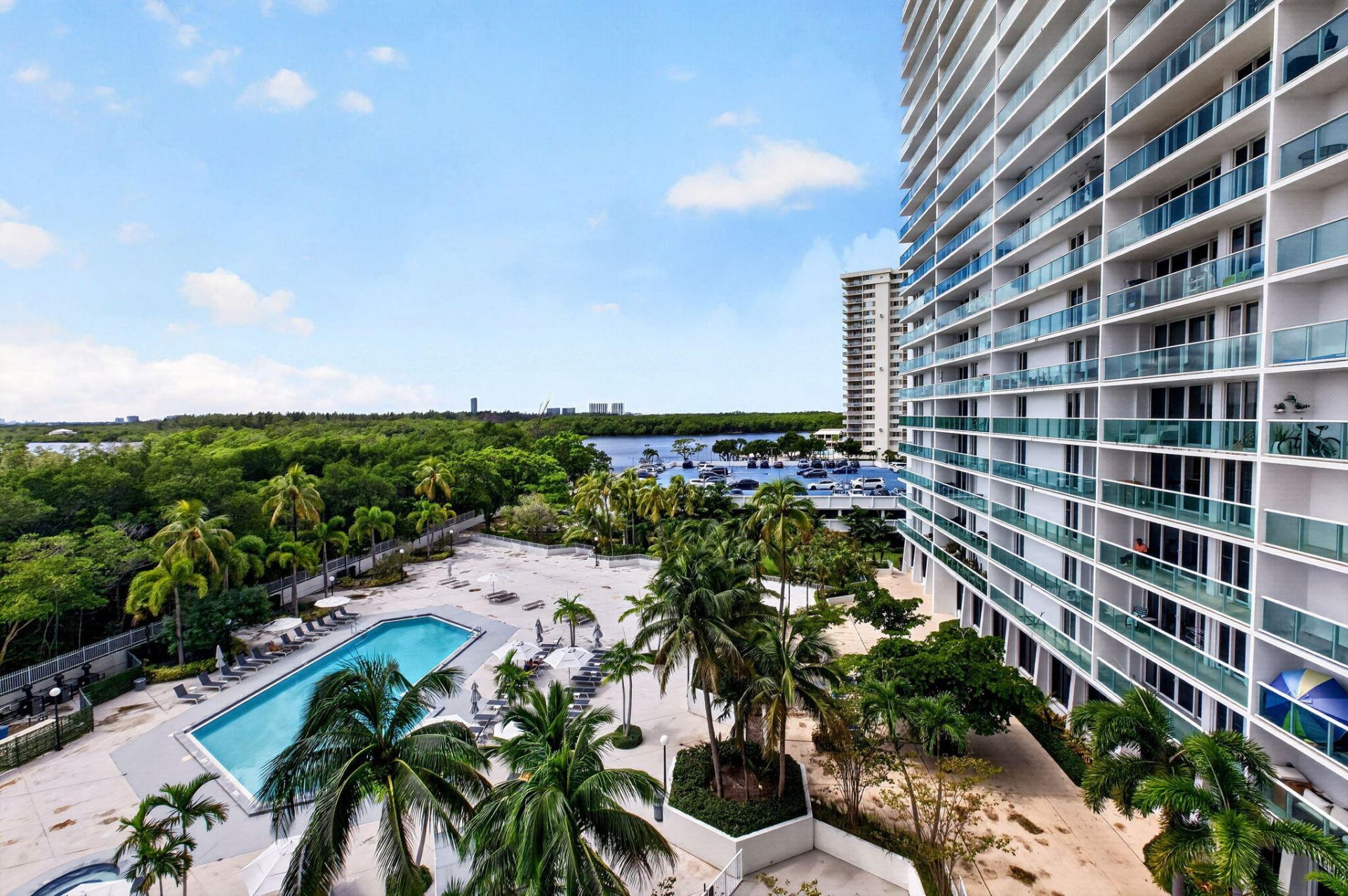 100 Bayview Drive, Unit 620, Sunny Isles Beach, FL 33160 Photo