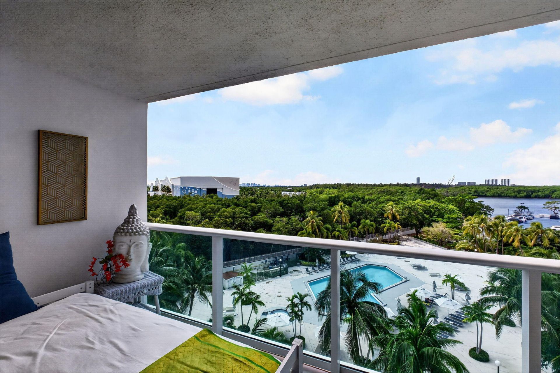 100 Bayview Drive, Unit 620, Sunny Isles Beach, FL 33160 Photo