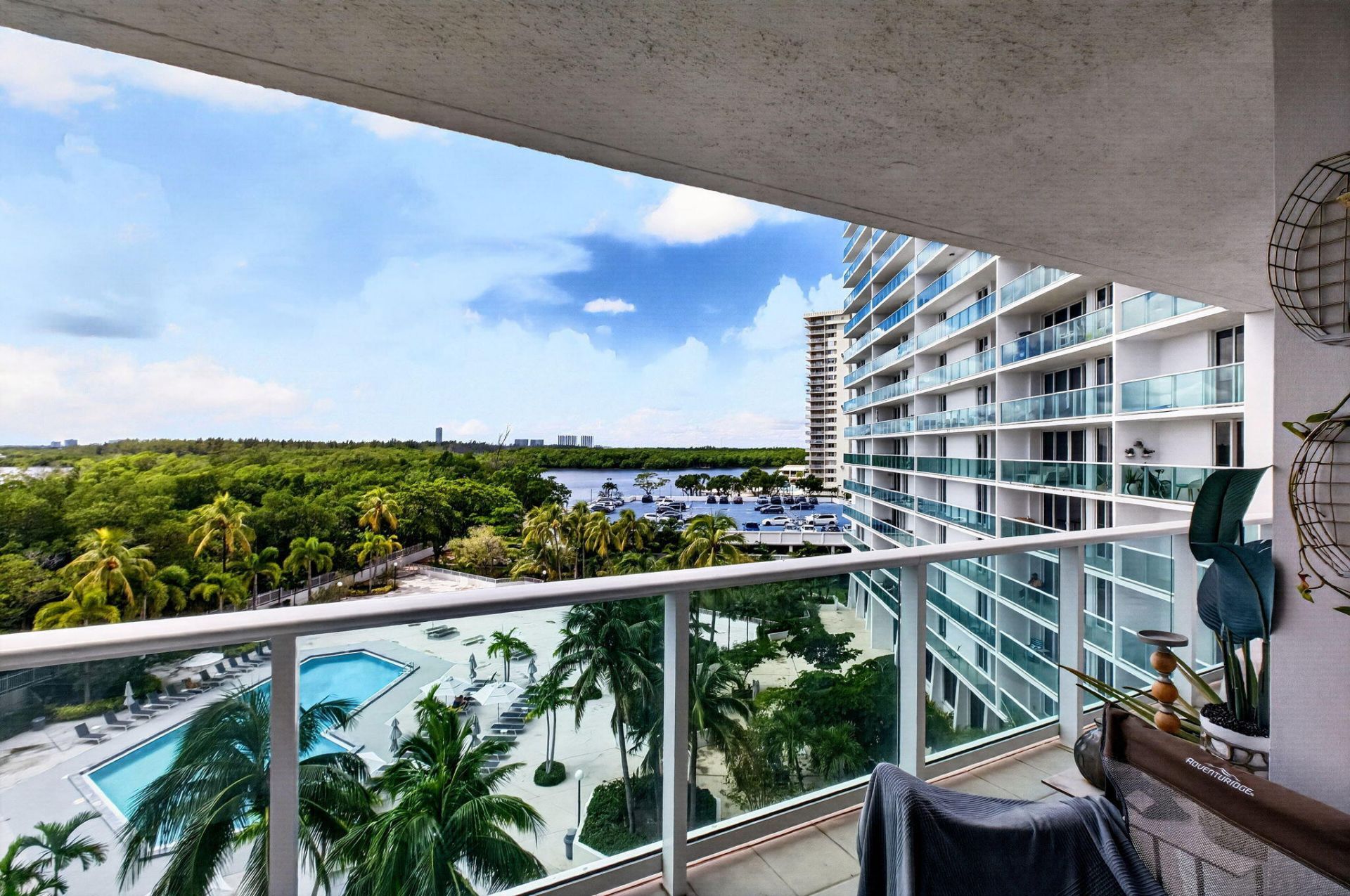 100 Bayview Drive, Unit 620, Sunny Isles Beach, FL 33160 Photo