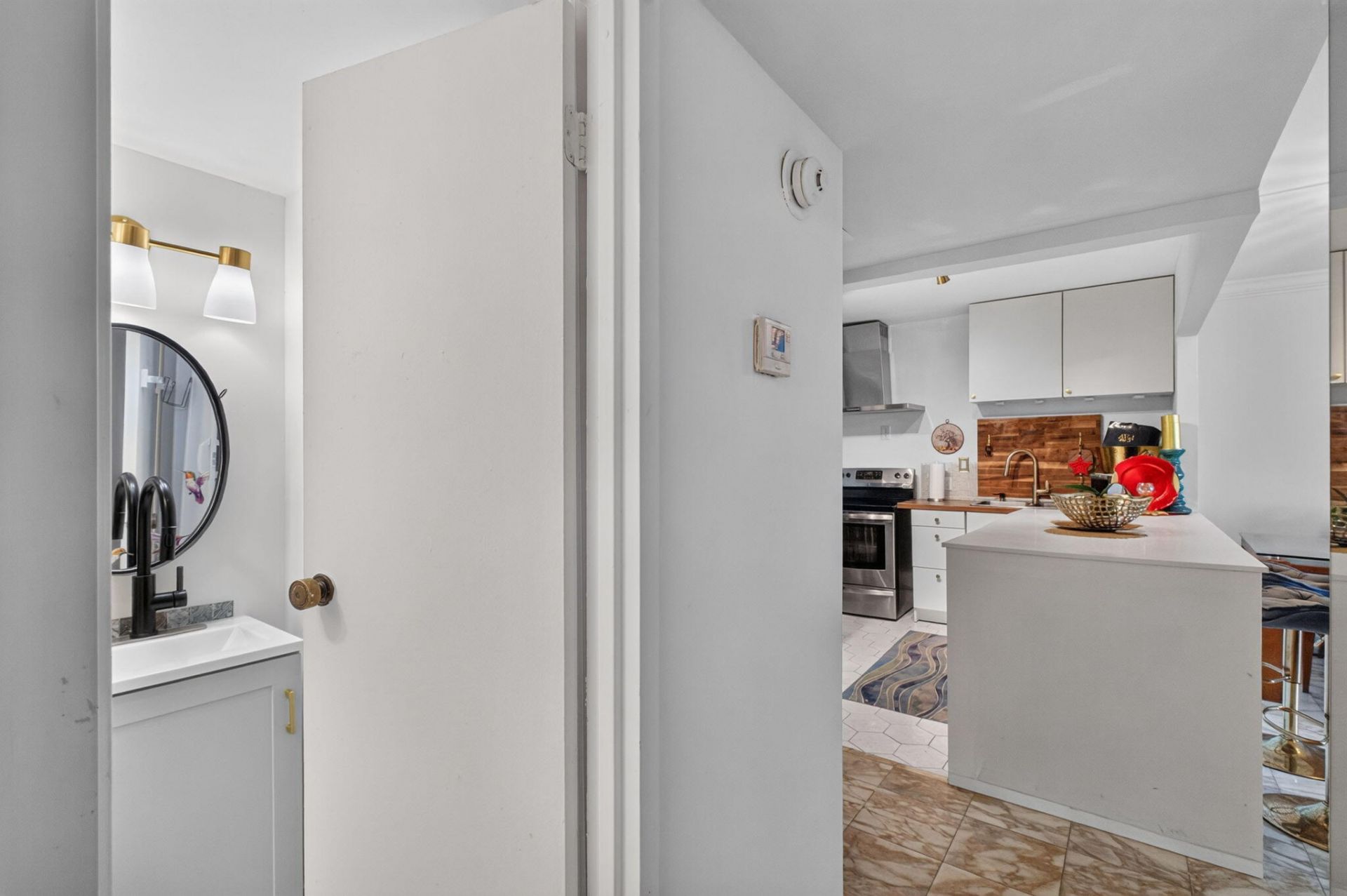 100 Bayview Drive, Unit 620, Sunny Isles Beach, FL 33160 Photo