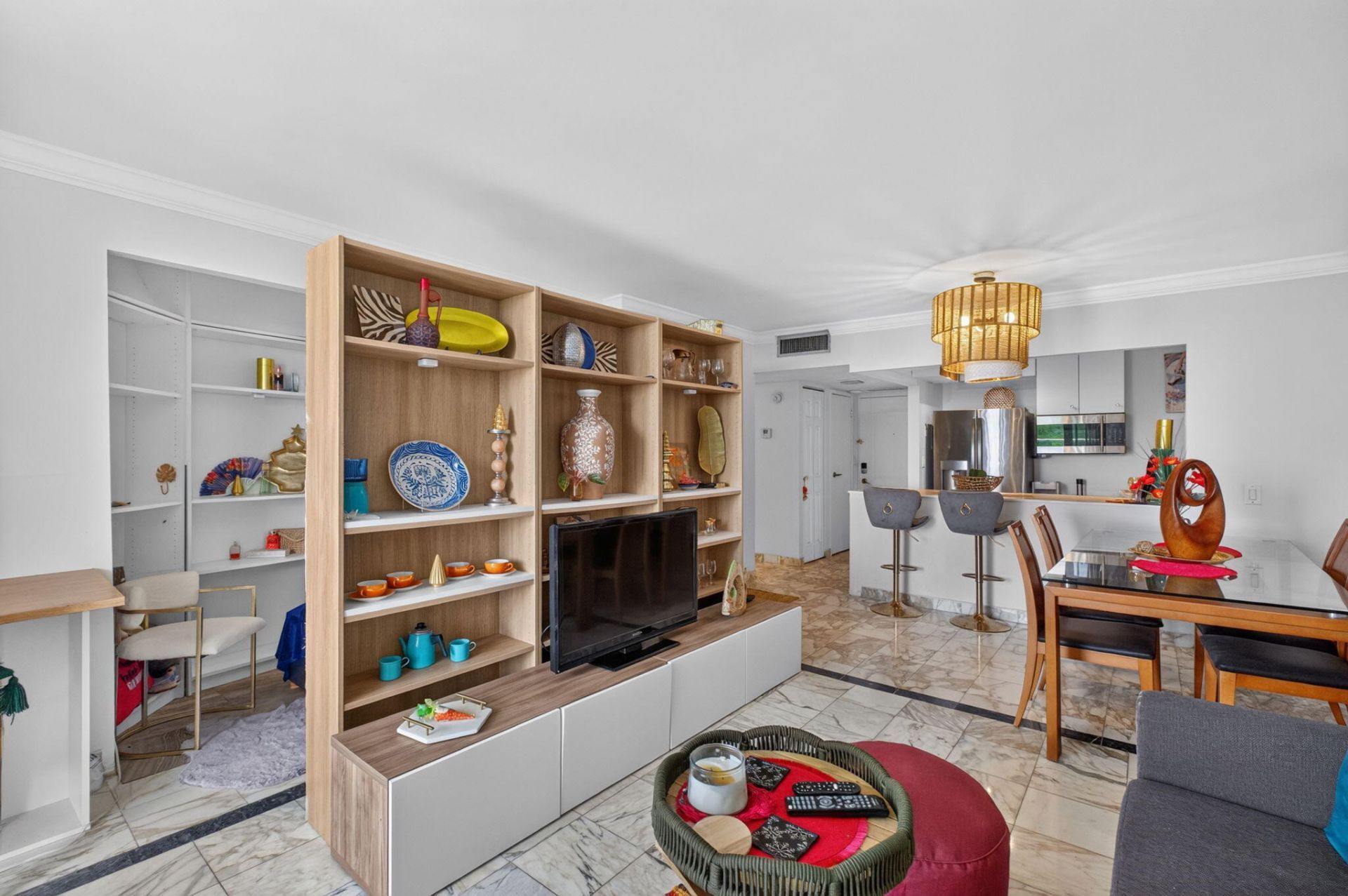 100 Bayview Drive, Unit 620, Sunny Isles Beach, FL 33160 Photo