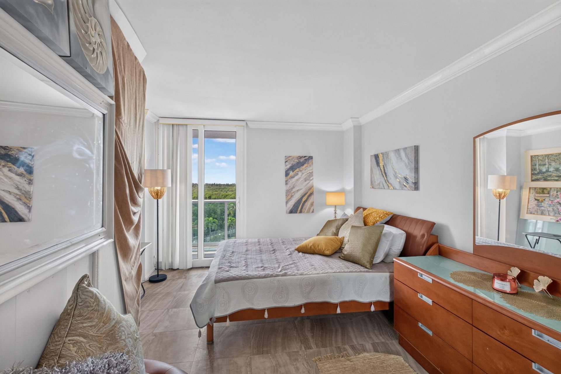 100 Bayview Drive, Unit 620, Sunny Isles Beach, FL 33160 Photo