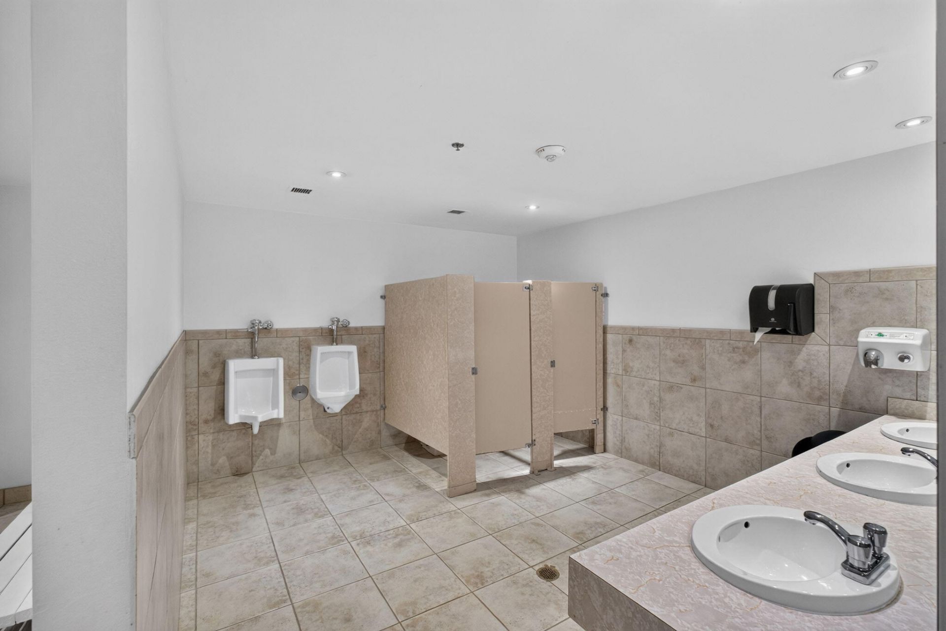 100 Bayview Drive, Unit 620, Sunny Isles Beach, FL 33160 Photo