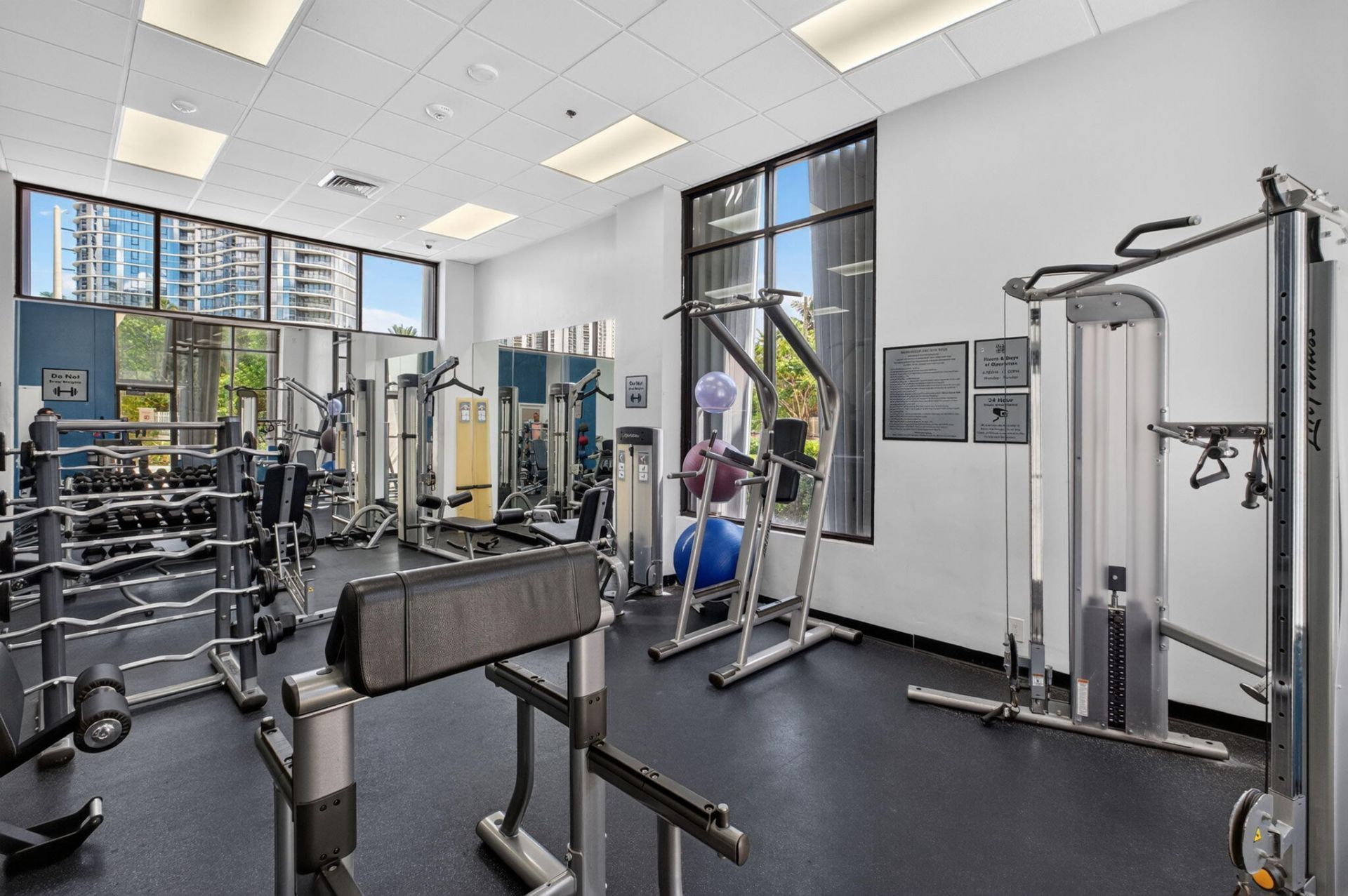100 Bayview Drive, Unit 620, Sunny Isles Beach, FL 33160 Photo