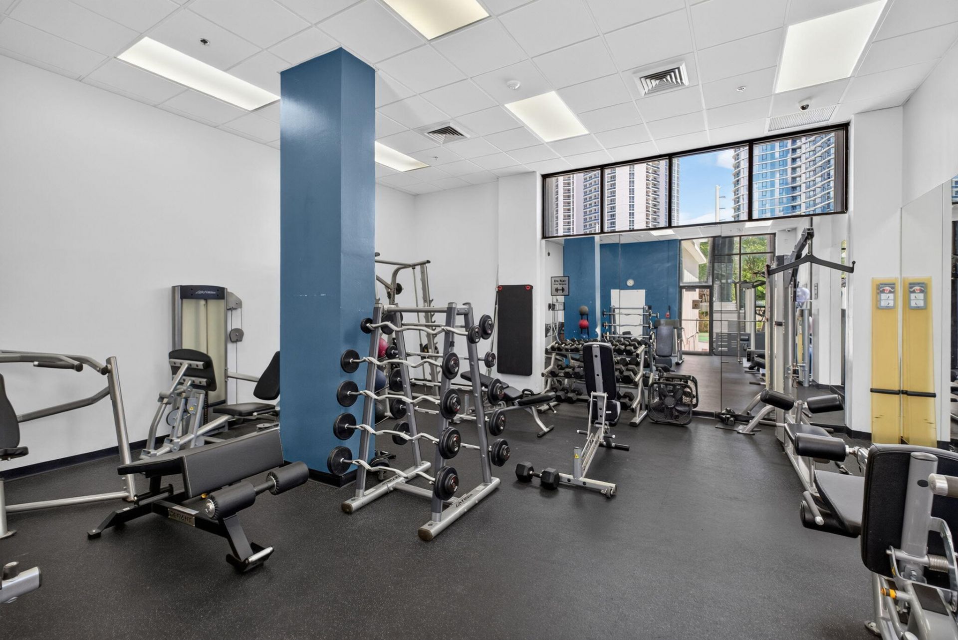 100 Bayview Drive, Unit 620, Sunny Isles Beach, FL 33160 Photo