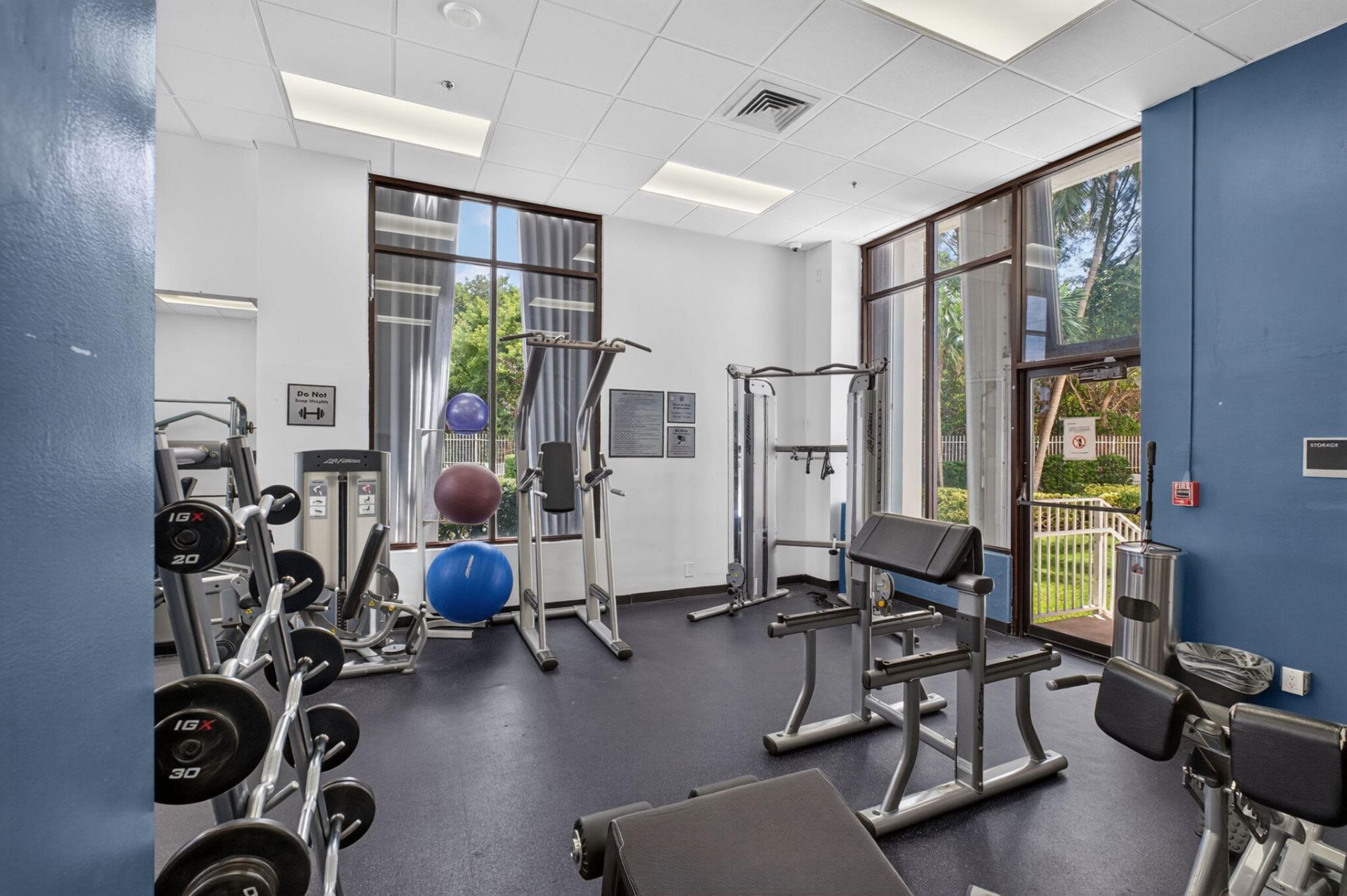 100 Bayview Drive, Unit 620, Sunny Isles Beach, FL 33160 Photo