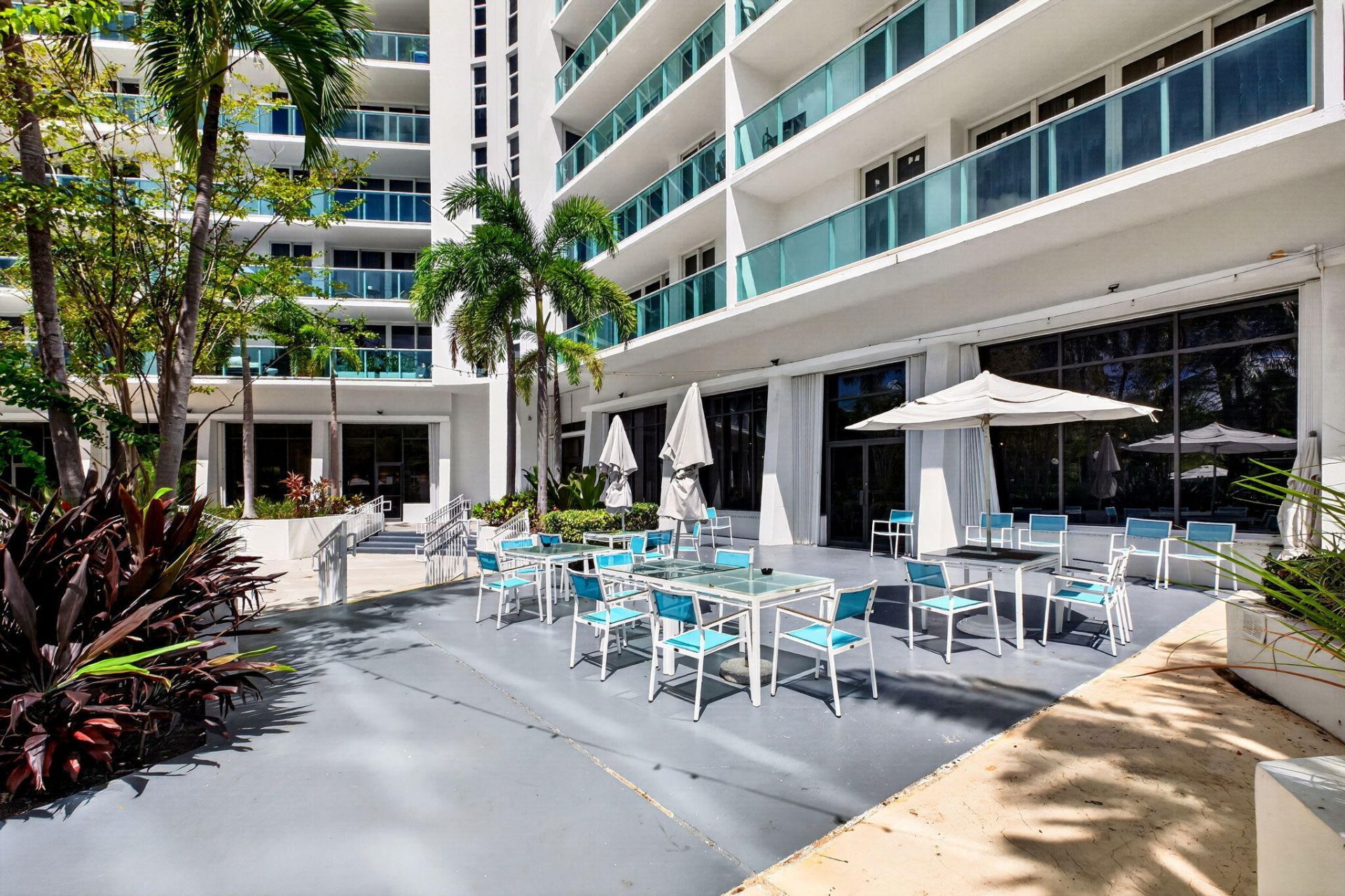 100 Bayview Drive, Unit 620, Sunny Isles Beach, FL 33160 Photo