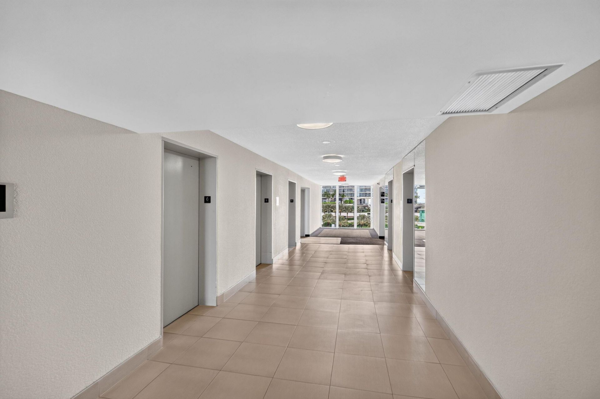 100 Bayview Drive, Unit 620, Sunny Isles Beach, FL 33160 Photo