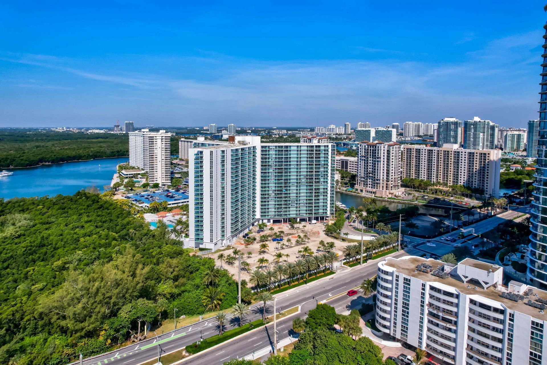100 Bayview Drive, Unit 620, Sunny Isles Beach, FL 33160 Photo