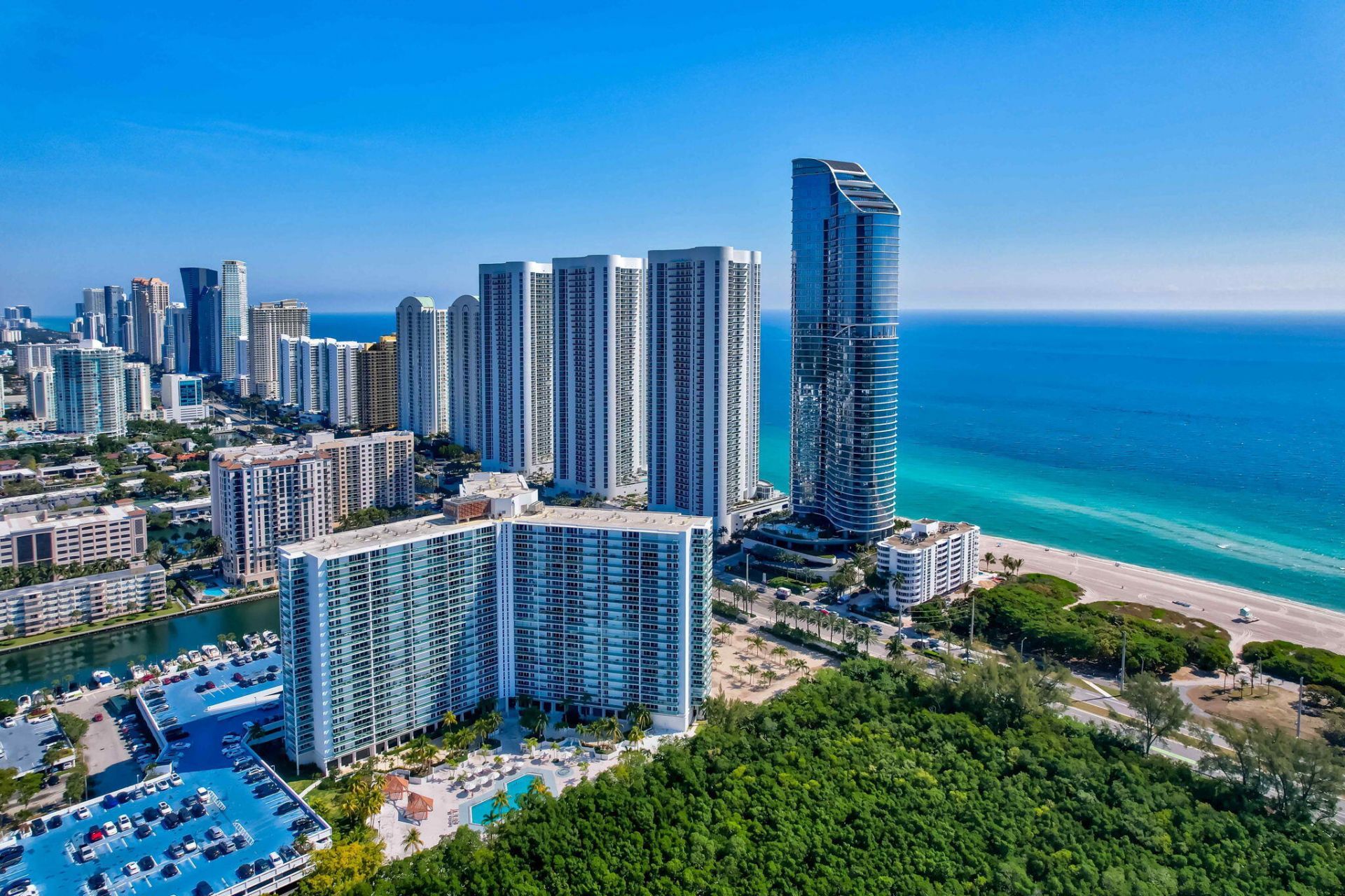 100 Bayview Drive, Unit 620, Sunny Isles Beach, FL 33160 Photo