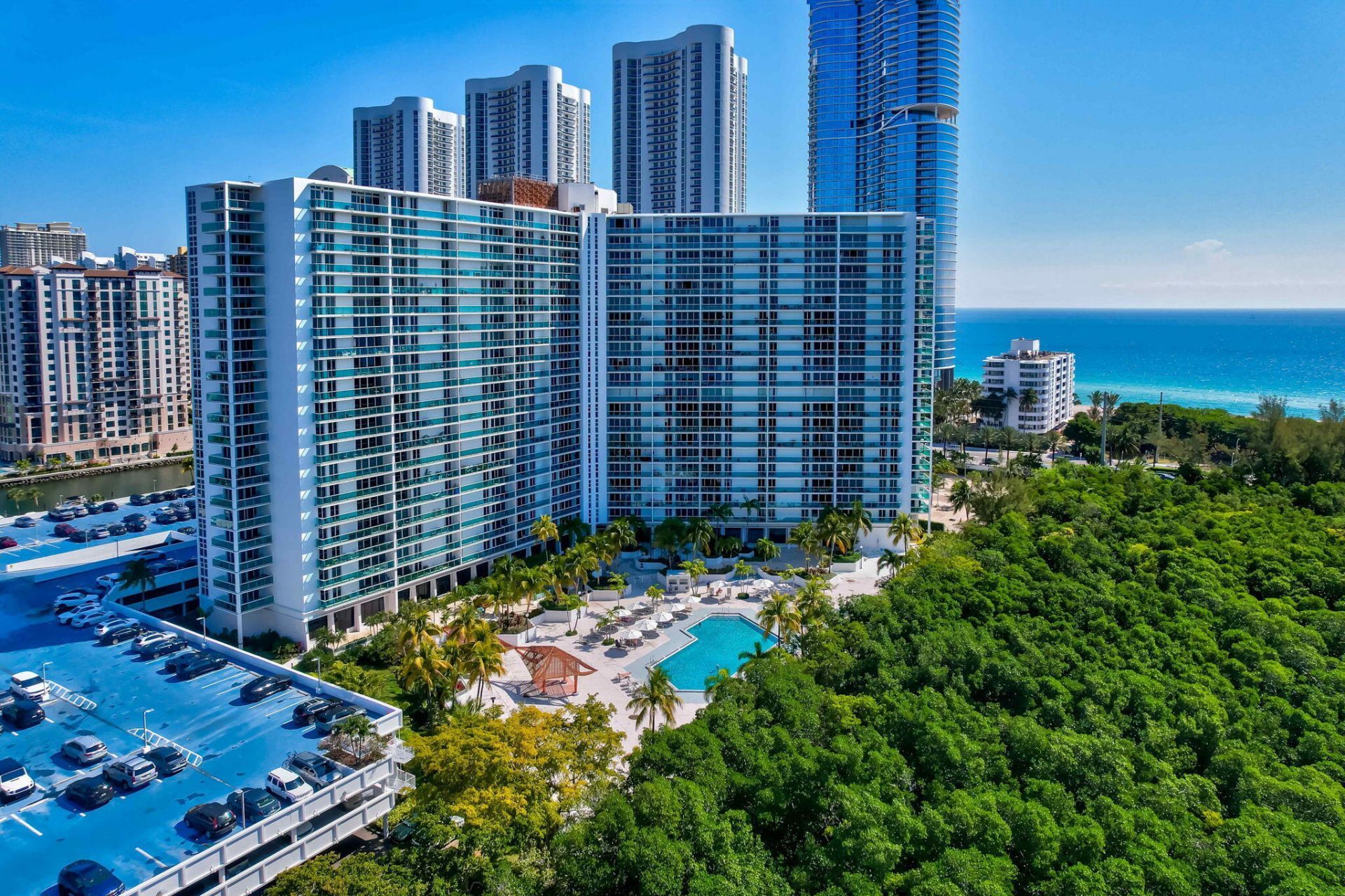 100 Bayview Drive, Unit 620, Sunny Isles Beach, FL 33160 Photo