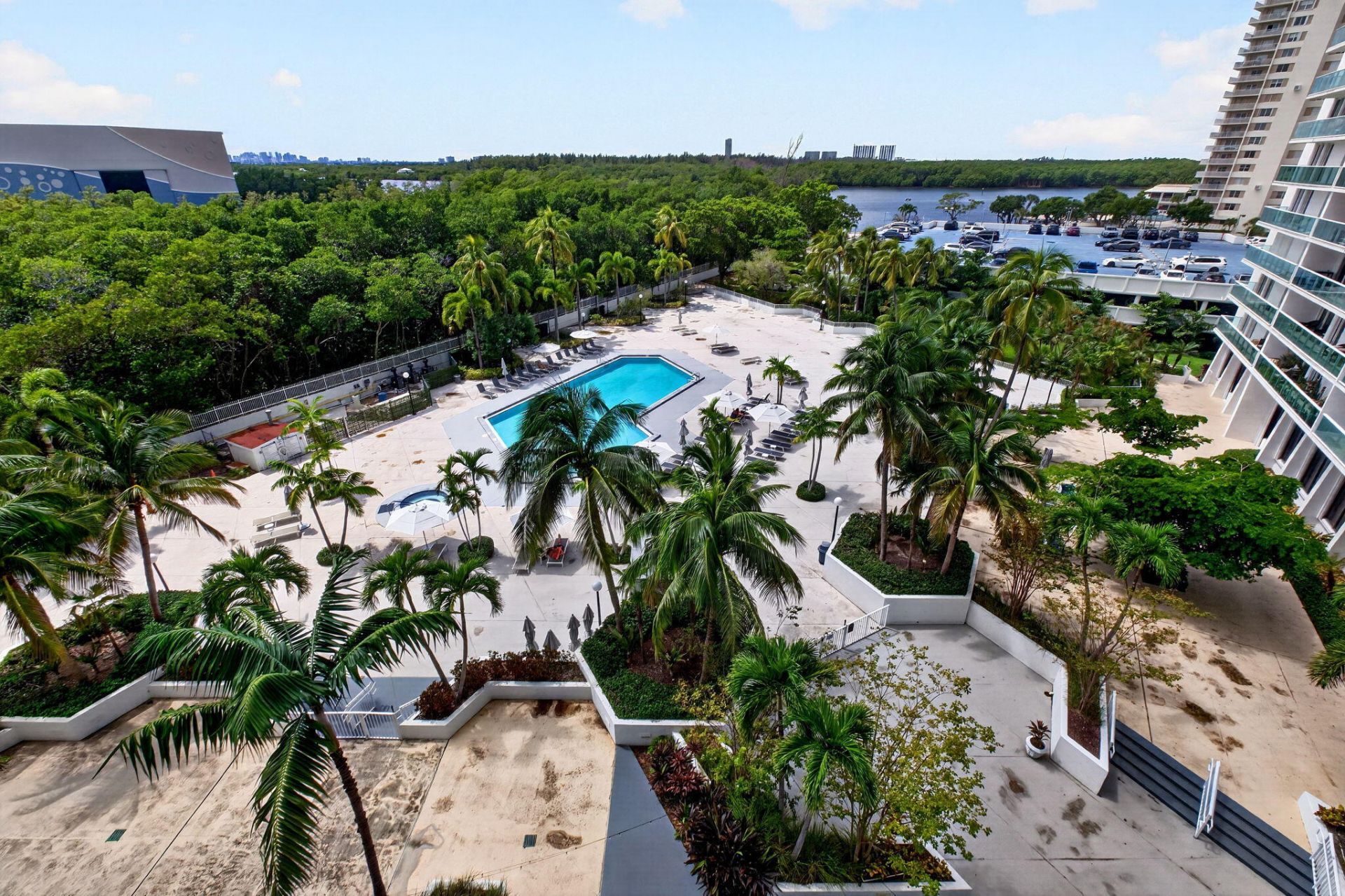 100 Bayview Drive, Unit 620, Sunny Isles Beach, FL 33160 Photo