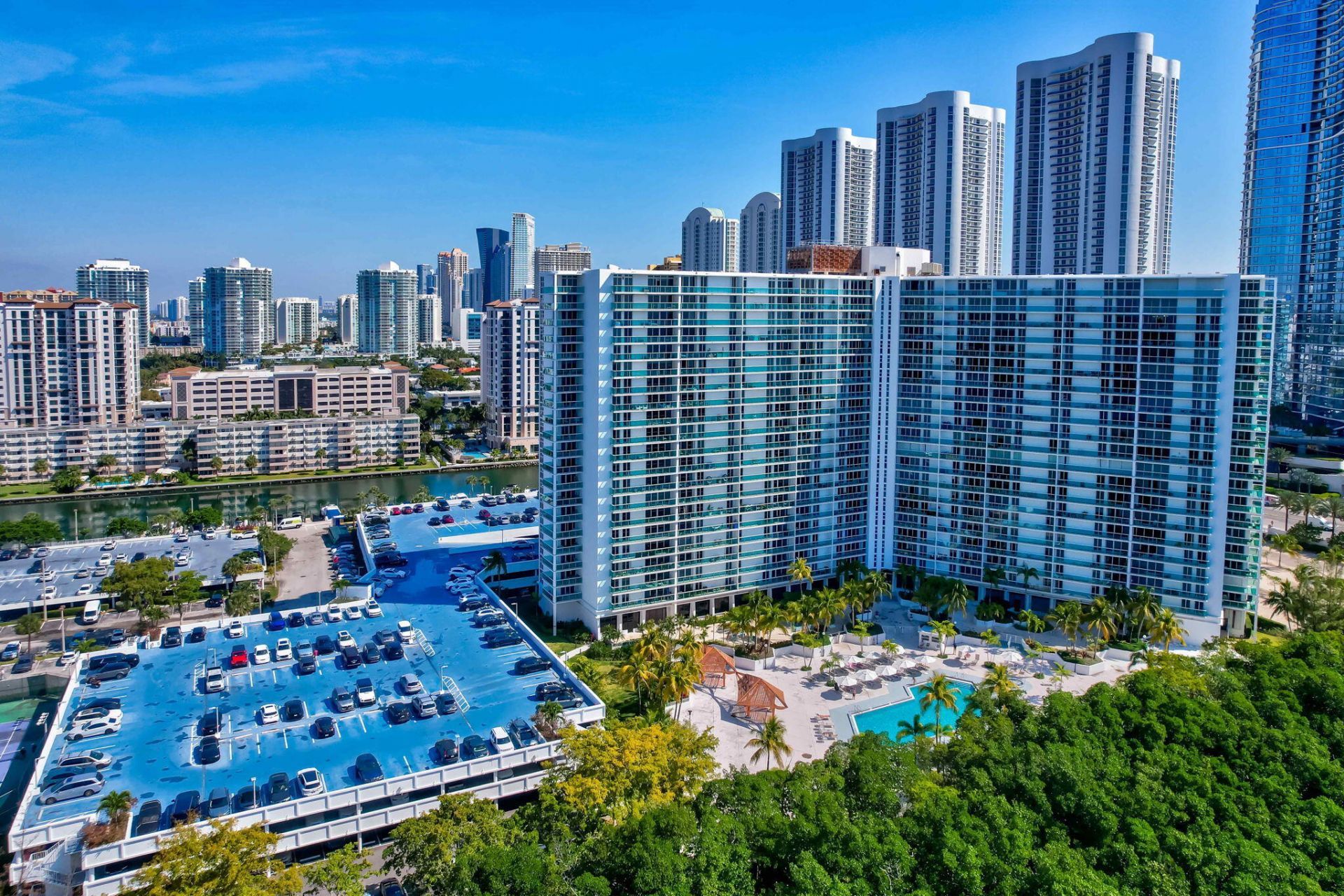 100 Bayview Drive, Unit 620, Sunny Isles Beach, FL 33160 Photo
