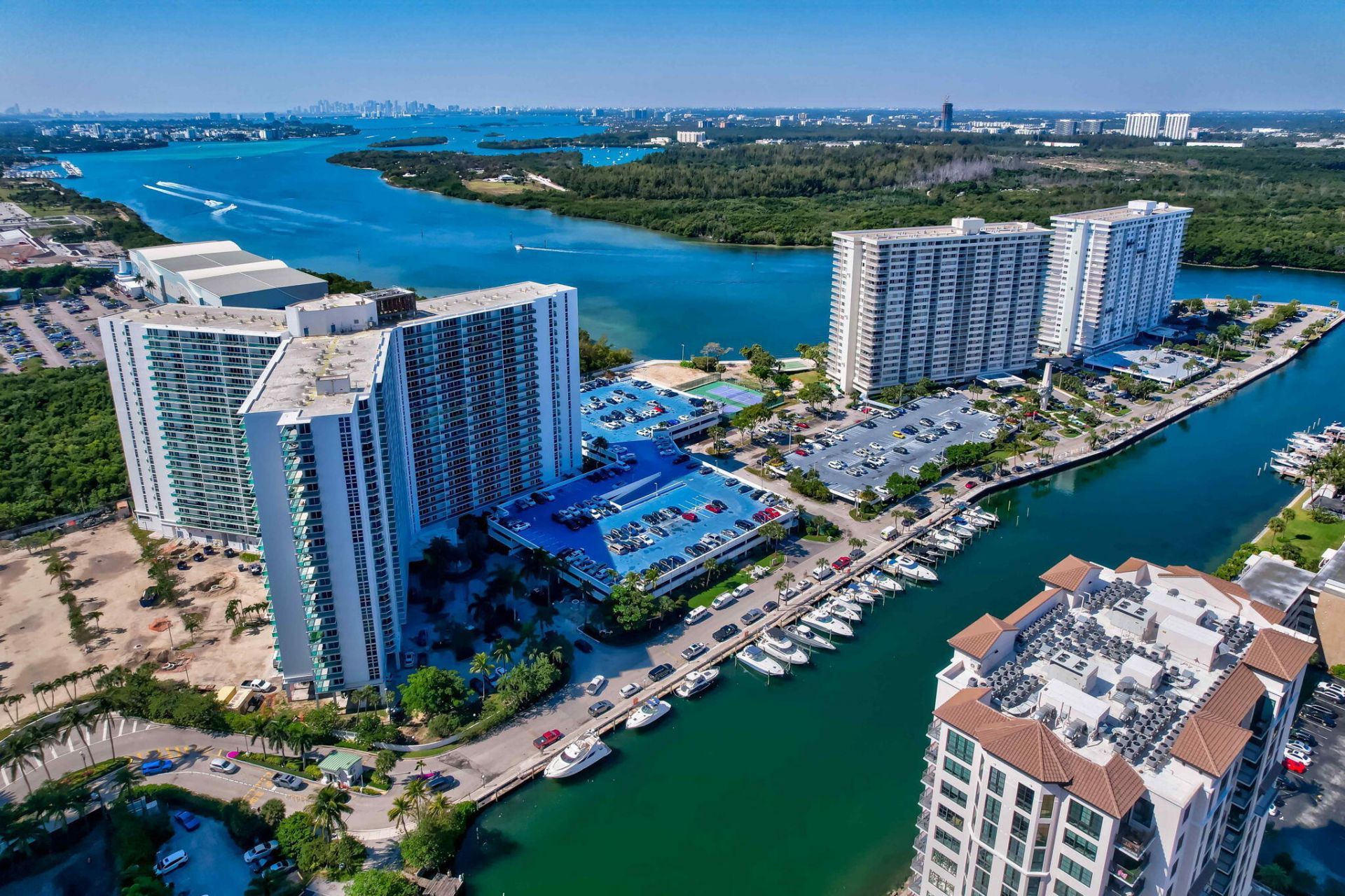 100 Bayview Drive, Unit 620, Sunny Isles Beach, FL 33160 Photo