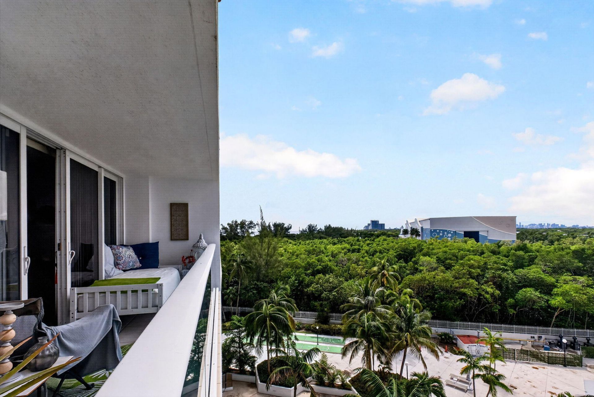 100 Bayview Drive, Unit 620, Sunny Isles Beach, FL 33160 Photo