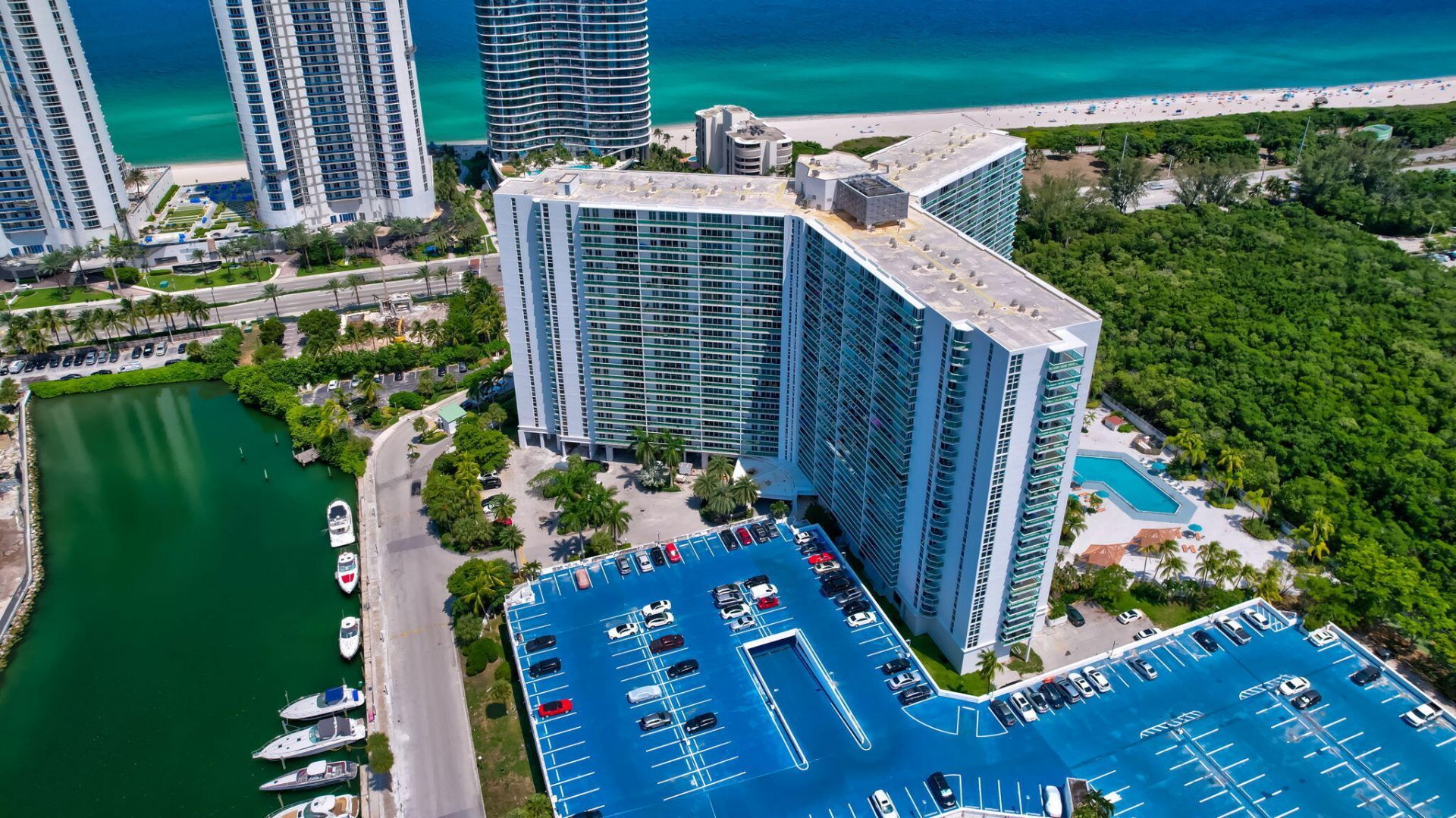 100 Bayview Drive, Unit 620, Sunny Isles Beach, FL 33160 Photo