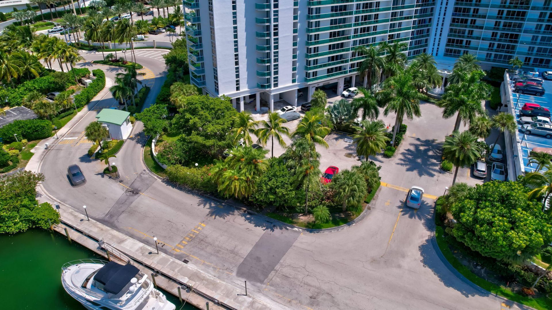 100 Bayview Drive, Unit 620, Sunny Isles Beach, FL 33160 Photo
