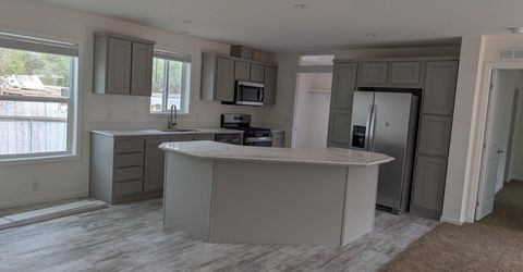 259 W Gepford Parkway, Sun Valley, NV 89433 Photo