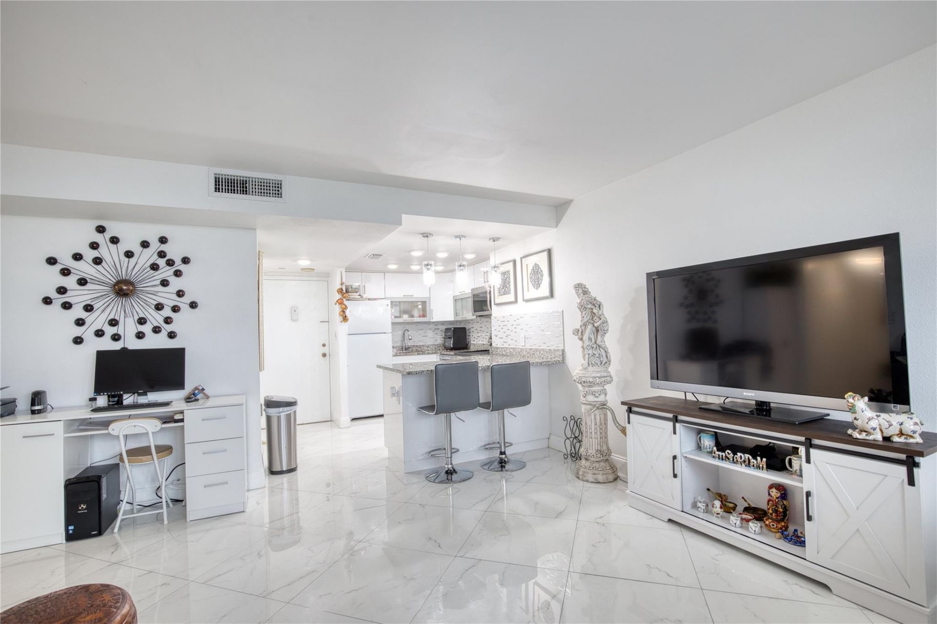 111 Briny Avenue, Unit 20-08, Pompano Beach, FL 33062 Photo