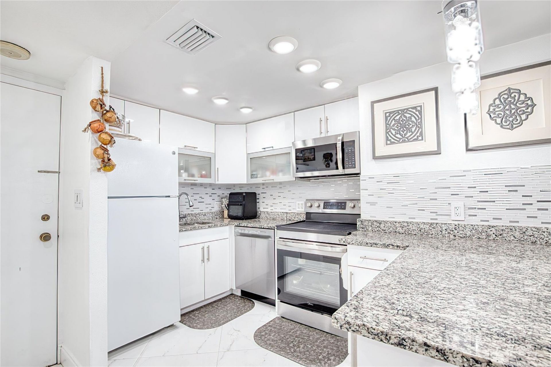 111 Briny Avenue, Unit 20-08, Pompano Beach, FL 33062 Photo