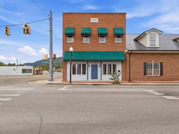 33 Courthouse Square, Jasper, TN 37347