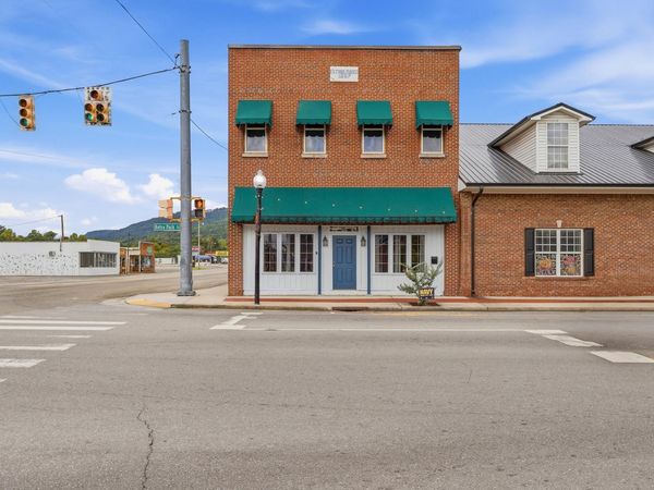 33 Courthouse Square, Jasper, TN 37347