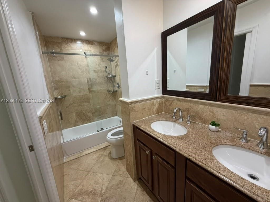 2375 W 74th St , Unit 105-6, Hialeah, FL 33016 Photo