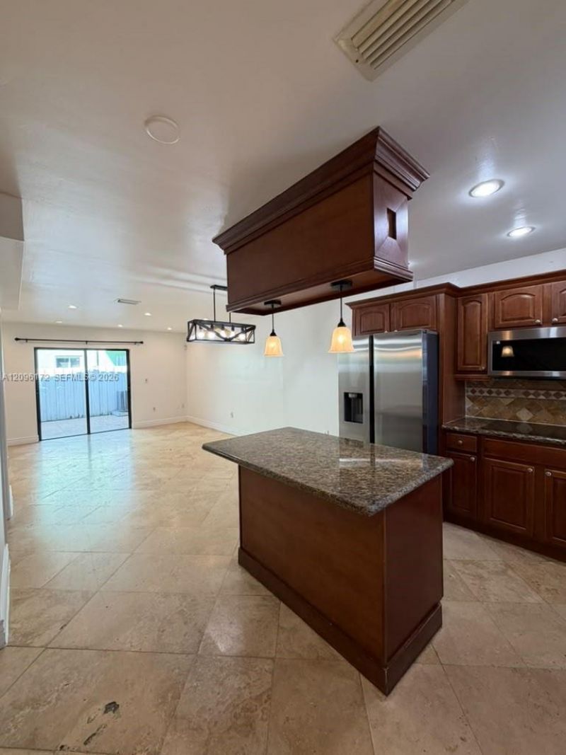 2375 W 74th St , Unit 105-6, Hialeah, FL 33016 Photo