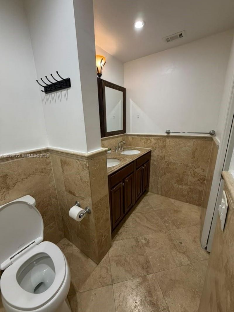 2375 W 74th St , Unit 105-6, Hialeah, FL 33016 Photo