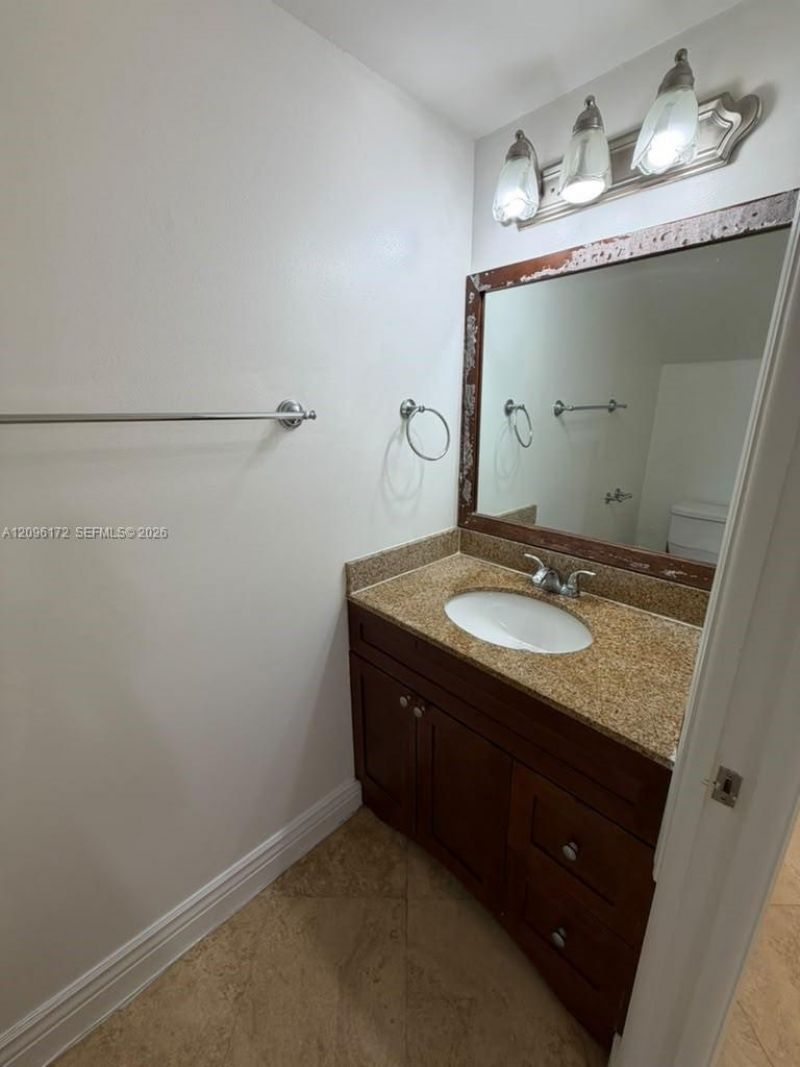 2375 W 74th St , Unit 105-6, Hialeah, FL 33016 Photo