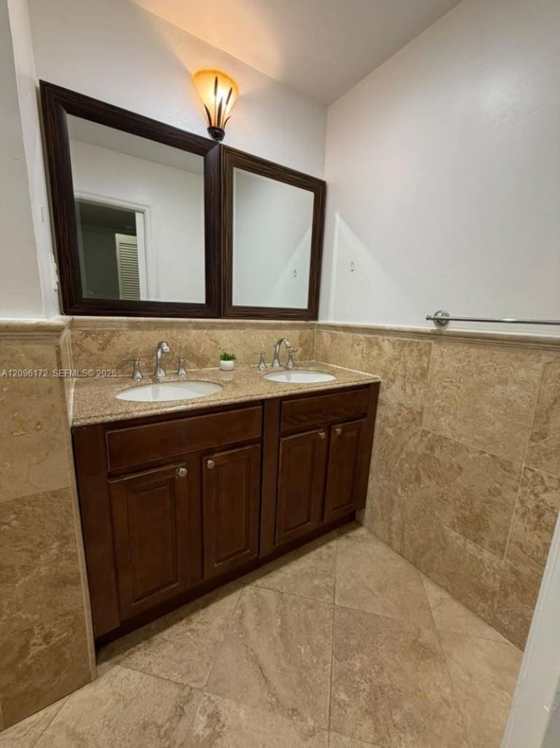 2375 W 74th St , Unit 105-6, Hialeah, FL 33016 Photo