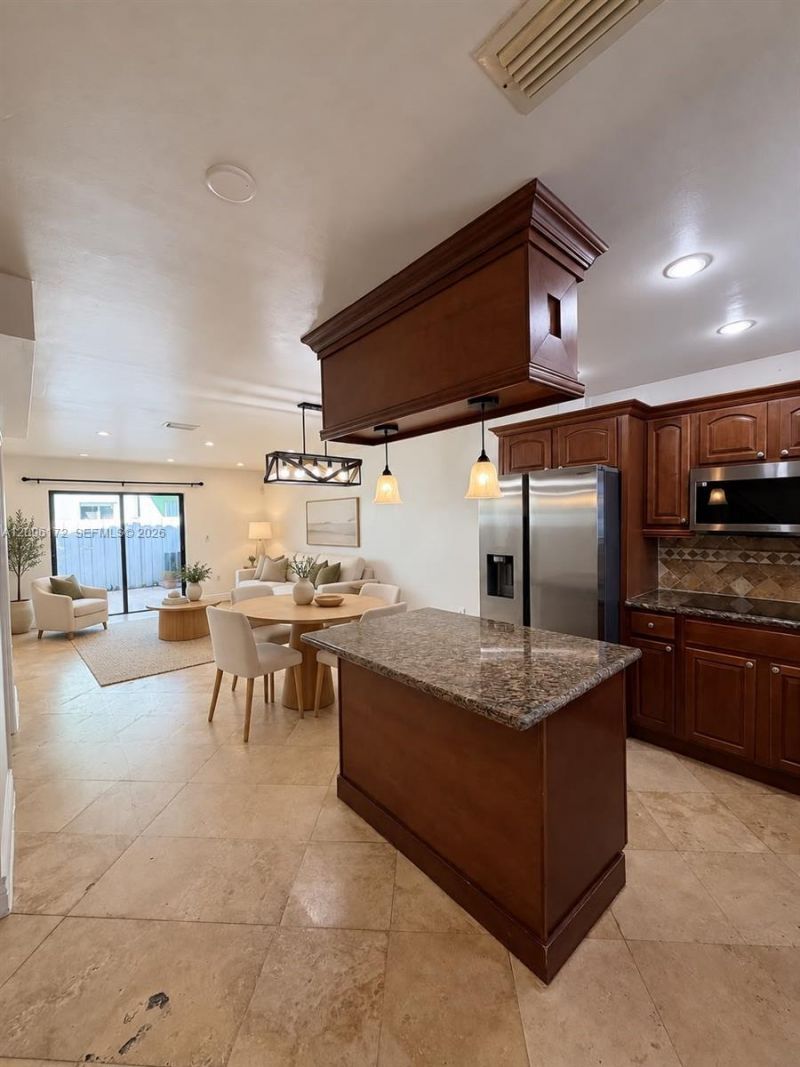 2375 W 74th St , Unit 105-6, Hialeah, FL 33016 Photo