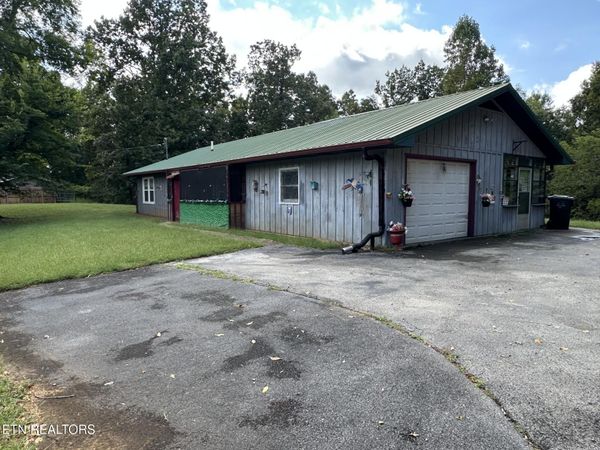1020 Tramel Rd, Sevierville, TN 37862