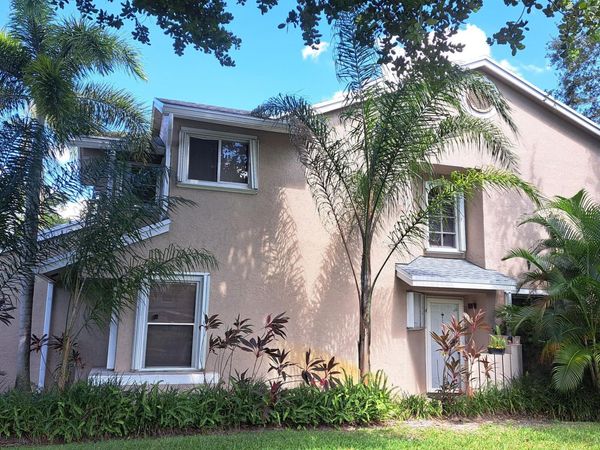 2226 DISCOVERY Circle W, Deerfield Beach, FL 33442