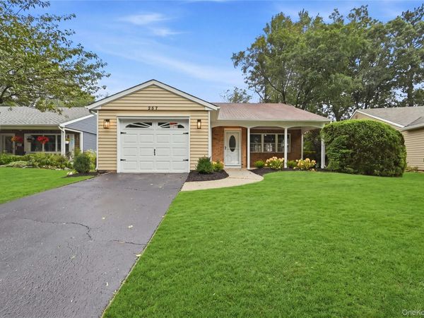 257 Edinburgh Drive, Ridge, NY 11961
