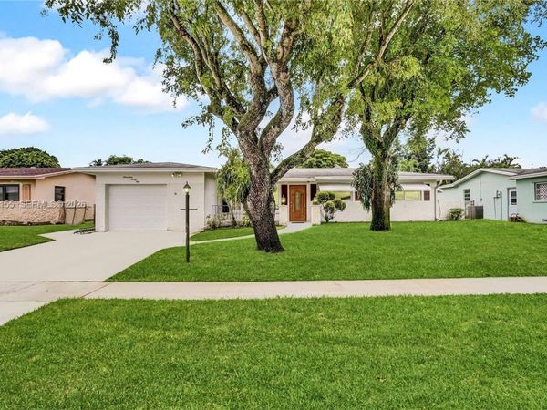 1731 NW 86th Ave , Pembroke Pines, FL 33024