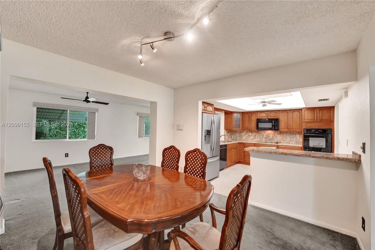 1731 NW 86th Ave, Pembroke Pines, FL 33024 Photo