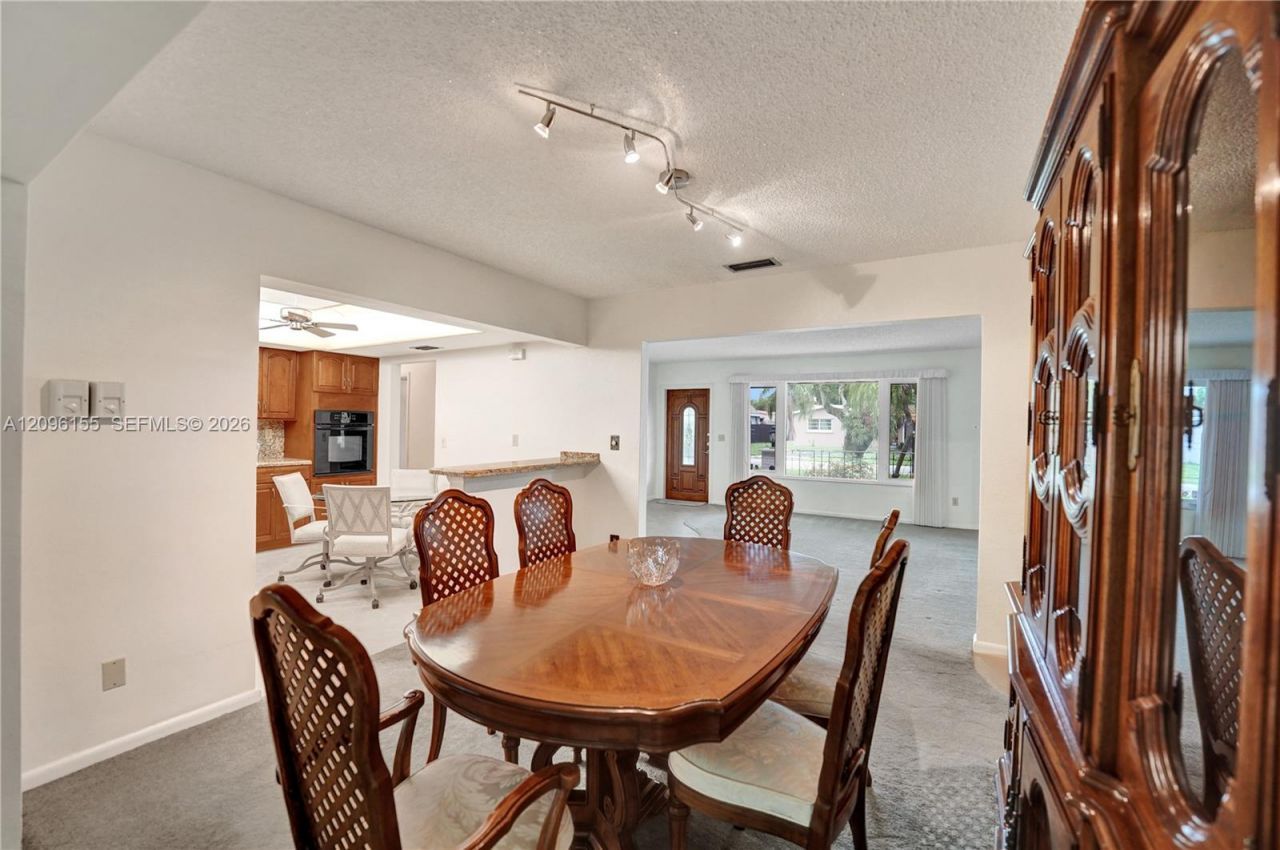 1731 NW 86th Ave, Pembroke Pines, FL 33024 Photo