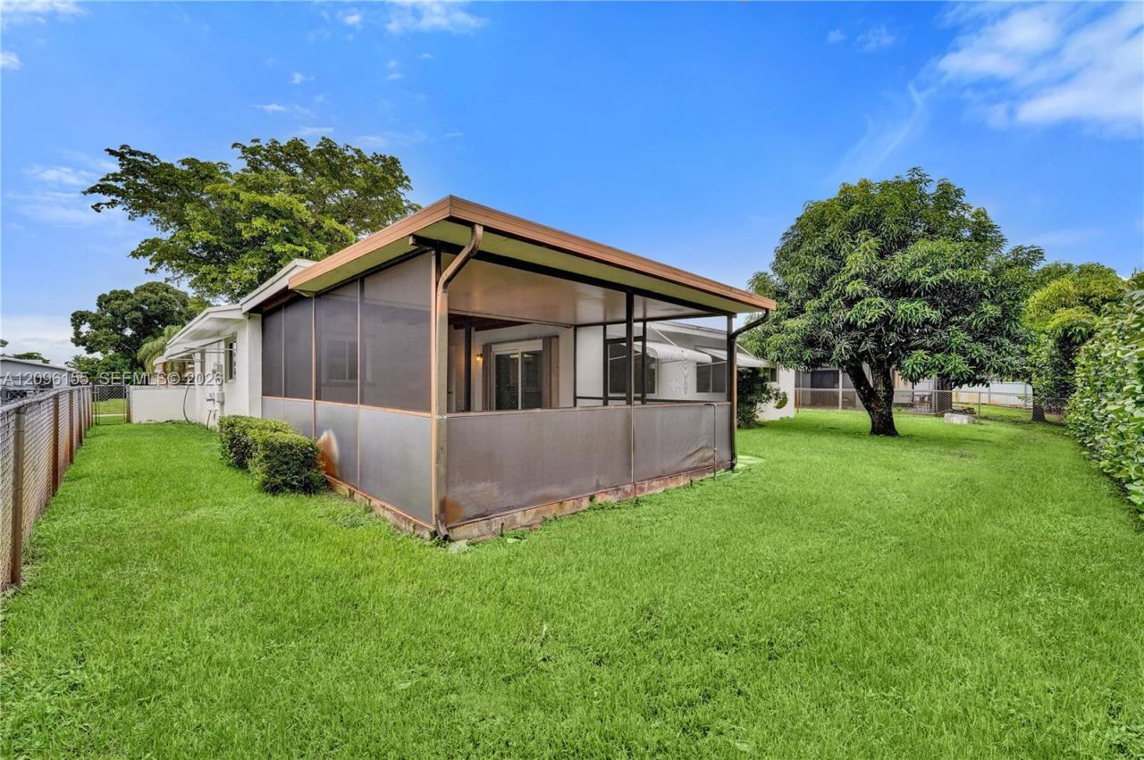 1731 NW 86th Ave, Pembroke Pines, FL 33024 Photo