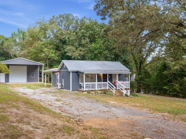 559 Donahoo Road SE, Silver Creek, GA 30173