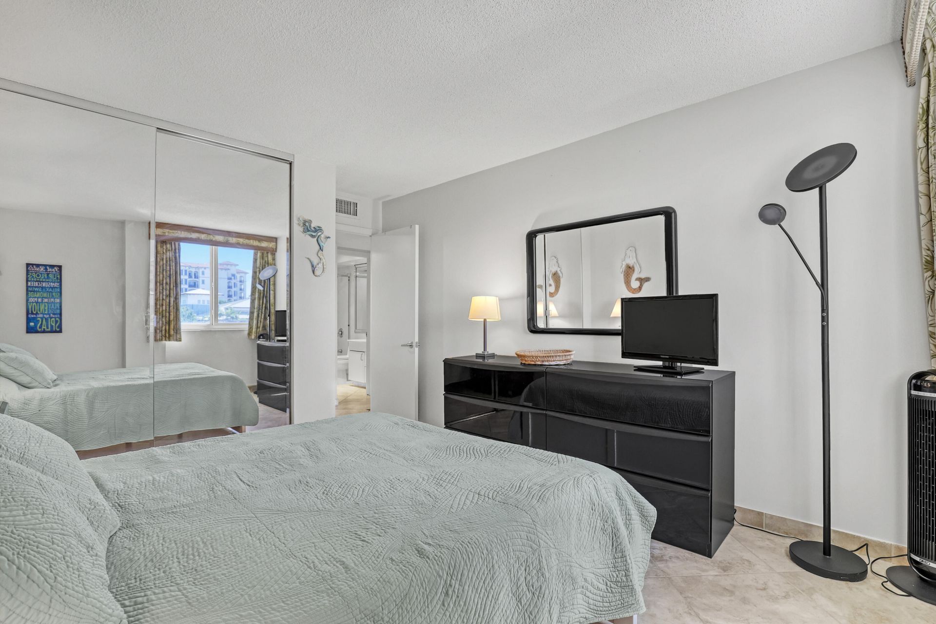 125 S Ocean Avenue, Unit 304, Palm Beach Shores, FL 33404 Photo