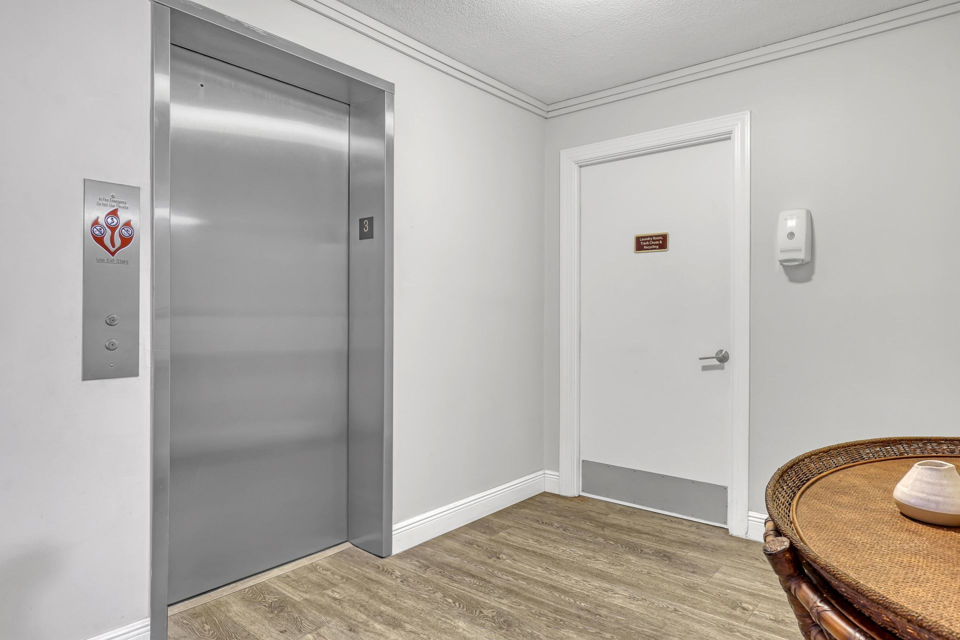 125 S Ocean Avenue, Unit 304, Palm Beach Shores, FL 33404 Photo