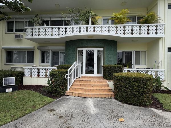9291 W Bay Harbor Drive, Unit 8, Bay Harbor Islands, FL 33154