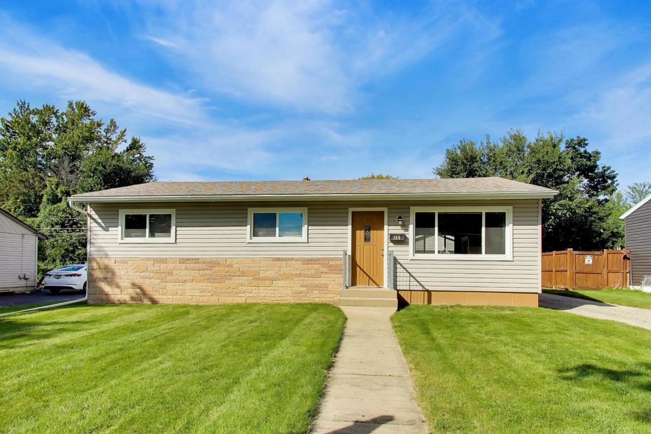 156 Terry Court, Woodstock, IL 60098 Main Photo