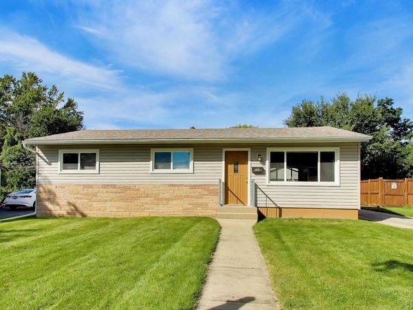 156 Terry Court, Woodstock, IL 60098