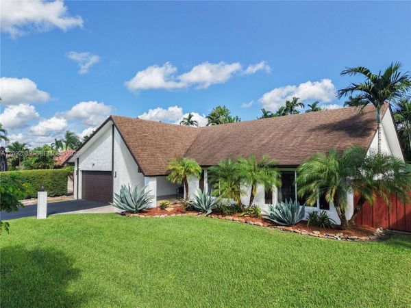 13271 SW 98th St, Miami, FL 33186