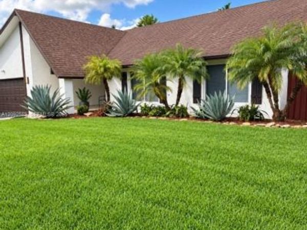 13271 SW 98th St , Miami, FL 33186