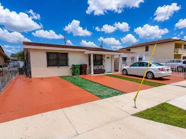 4596 E 8th Ct , Hialeah, FL 33013